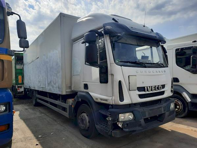Iveco 120E25 EUROCARGO - Camion fourgon: photos 2 Iveco 120E25 EUROCARGO - Camion fourgon: photos 2