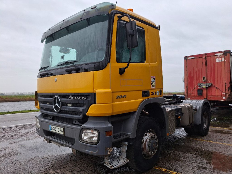 Mercedes-Benz ACTROS 2041 AS 4x4 - Tracteur routier: photos 1 Mercedes-Benz ACTROS 2041 AS 4x4 - Tracteur routier: photos 1