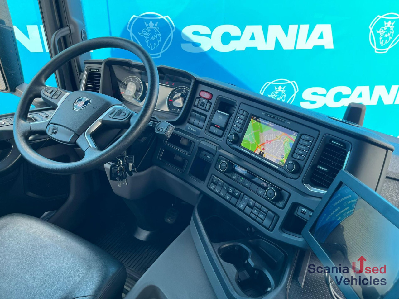 SCANIA G 450 B8x2*6NB DIFF-L HIAB X-HIPRO 262 EP-4 - Camion plateau: photos 4 SCANIA G 450 B8x2*6NB DIFF-L HIAB X-HIPRO 262 EP-4 - Camion plateau: photos 4