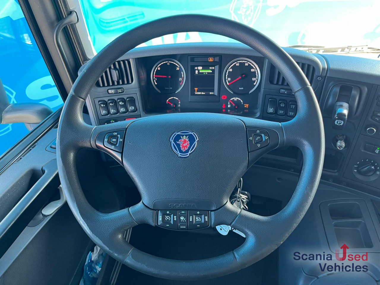 SCANIA P 320 DB6x2*4MNB RETARDER FULL AIR 8T TAIL LIFT 2T - Camion fourgon: photos 5 SCANIA P 320 DB6x2*4MNB RETARDER FULL AIR 8T TAIL LIFT 2T - Camion fourgon: photos 5