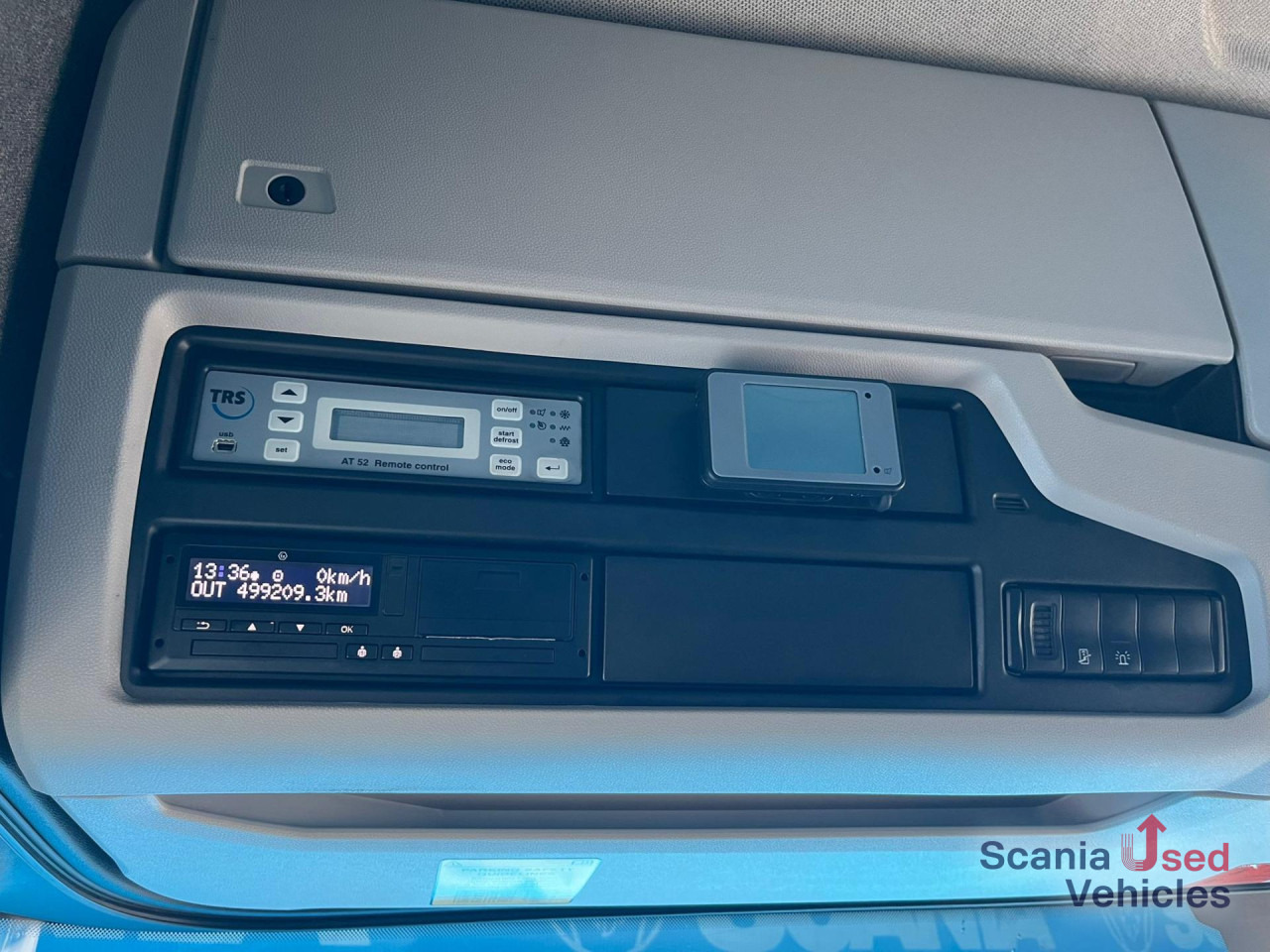 SCANIA R 410 B6x2*4NB LNG RETARDER FRIGO CHEREAU 765x250x - Camion frigorifique: photos 4 SCANIA R 410 B6x2*4NB LNG RETARDER FRIGO CHEREAU 765x250x - Camion frigorifique: photos 4