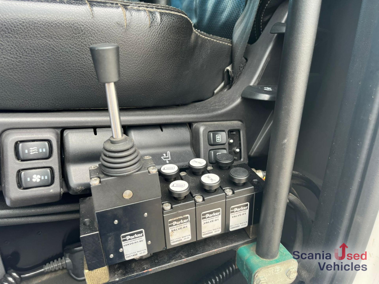 SCANIA R 500 B6x2NB HOOKLIFT RETARDER FULL-AIR 9T DIIF-L - Châssis cabine: photos 3 SCANIA R 500 B6x2NB HOOKLIFT RETARDER FULL-AIR 9T DIIF-L - Châssis cabine: photos 3