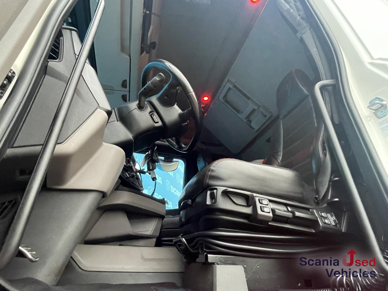 SCANIA R 650 B6x4NB RETARDER V8 WOOD KESLA 2112T CRANE - Camion grumier, Camion grue: photos 5 SCANIA R 650 B6x4NB RETARDER V8 WOOD KESLA 2112T CRANE - Camion grumier, Camion grue: photos 5