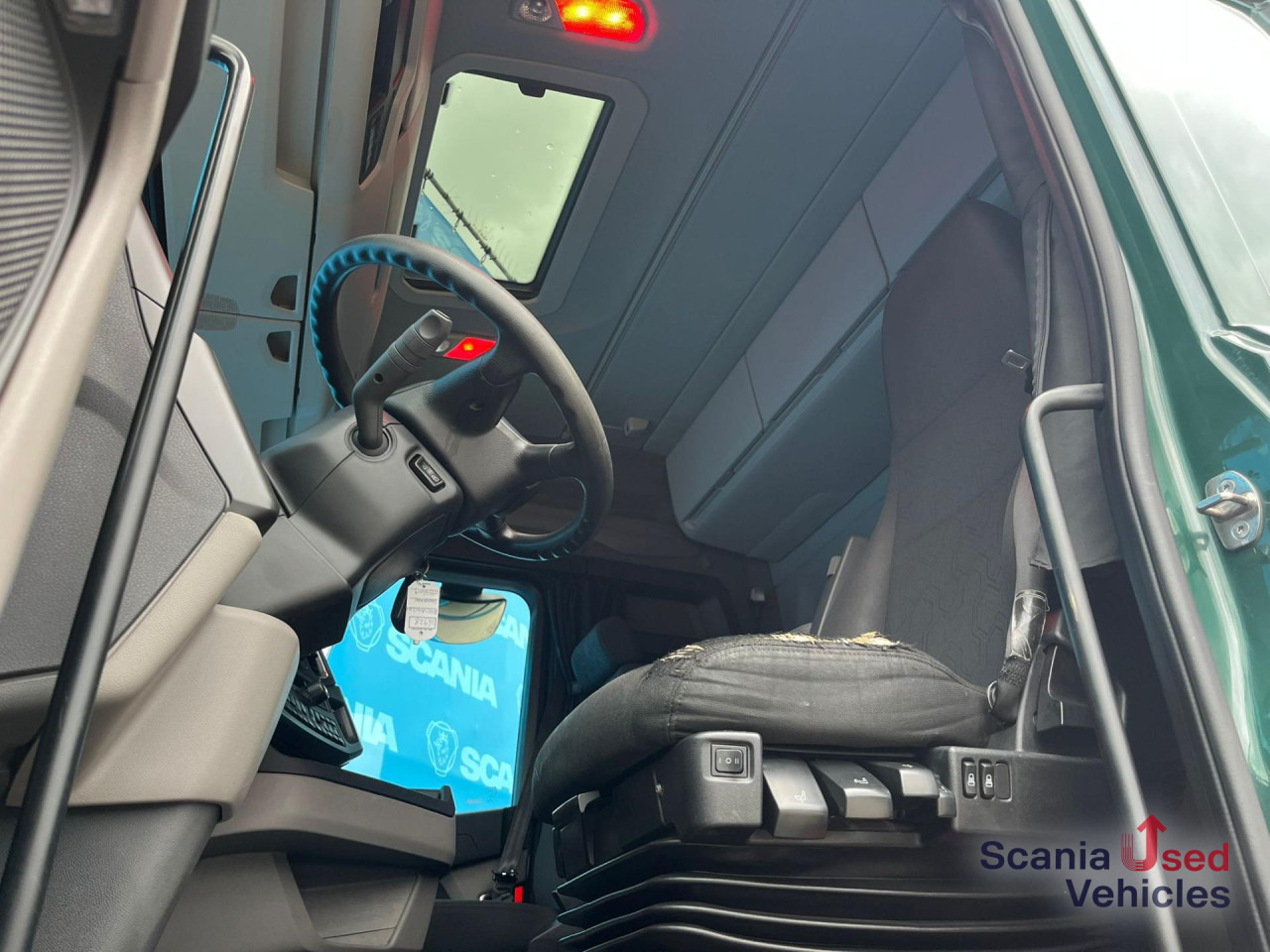 SCANIA R 410 A4x2NA RETARDER ADR FL LED ACC - Tracteur routier: photos 2 SCANIA R 410 A4x2NA RETARDER ADR FL LED ACC - Tracteur routier: photos 2