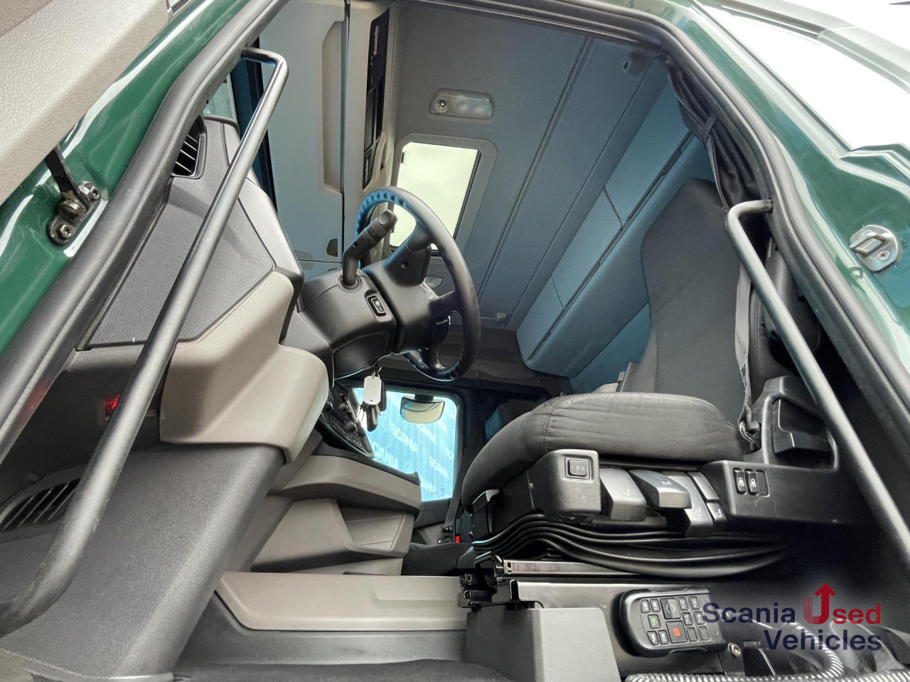 SCANIA R 410 A4x2NA RETARDER ADR FL LED ACC - Tracteur routier: photos 4 SCANIA R 410 A4x2NA RETARDER ADR FL LED ACC - Tracteur routier: photos 4