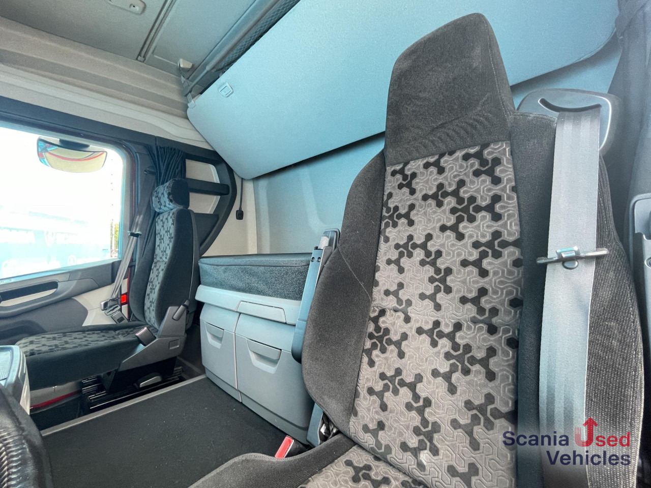 SCANIA R 410 A4x2NA RETARDER LED NAVI - Tracteur routier: photos 5 SCANIA R 410 A4x2NA RETARDER LED NAVI - Tracteur routier: photos 5