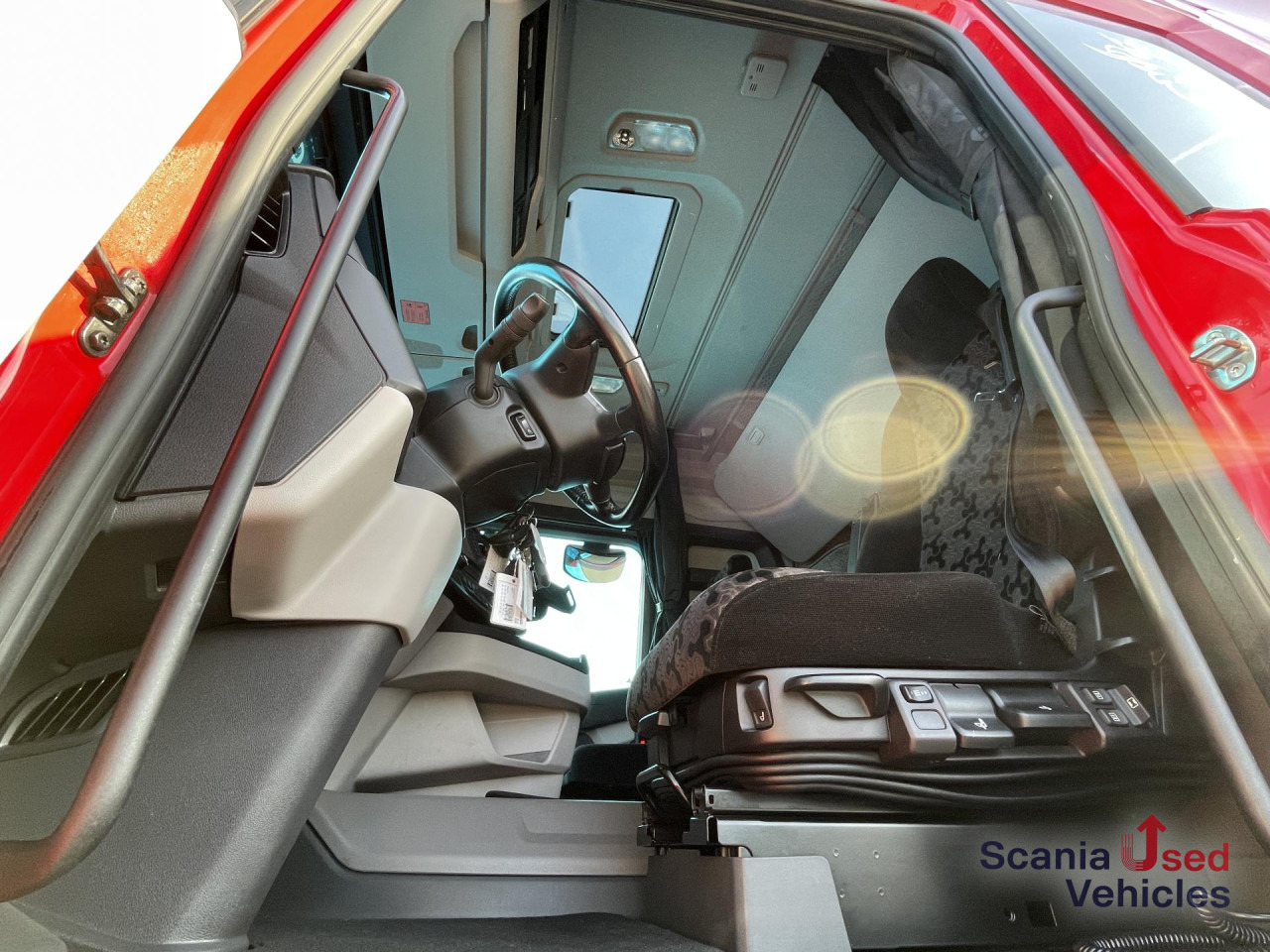 SCANIA R 410 A4x2NA RETARDER LED NAVI - Tracteur routier: photos 4 SCANIA R 410 A4x2NA RETARDER LED NAVI - Tracteur routier: photos 4