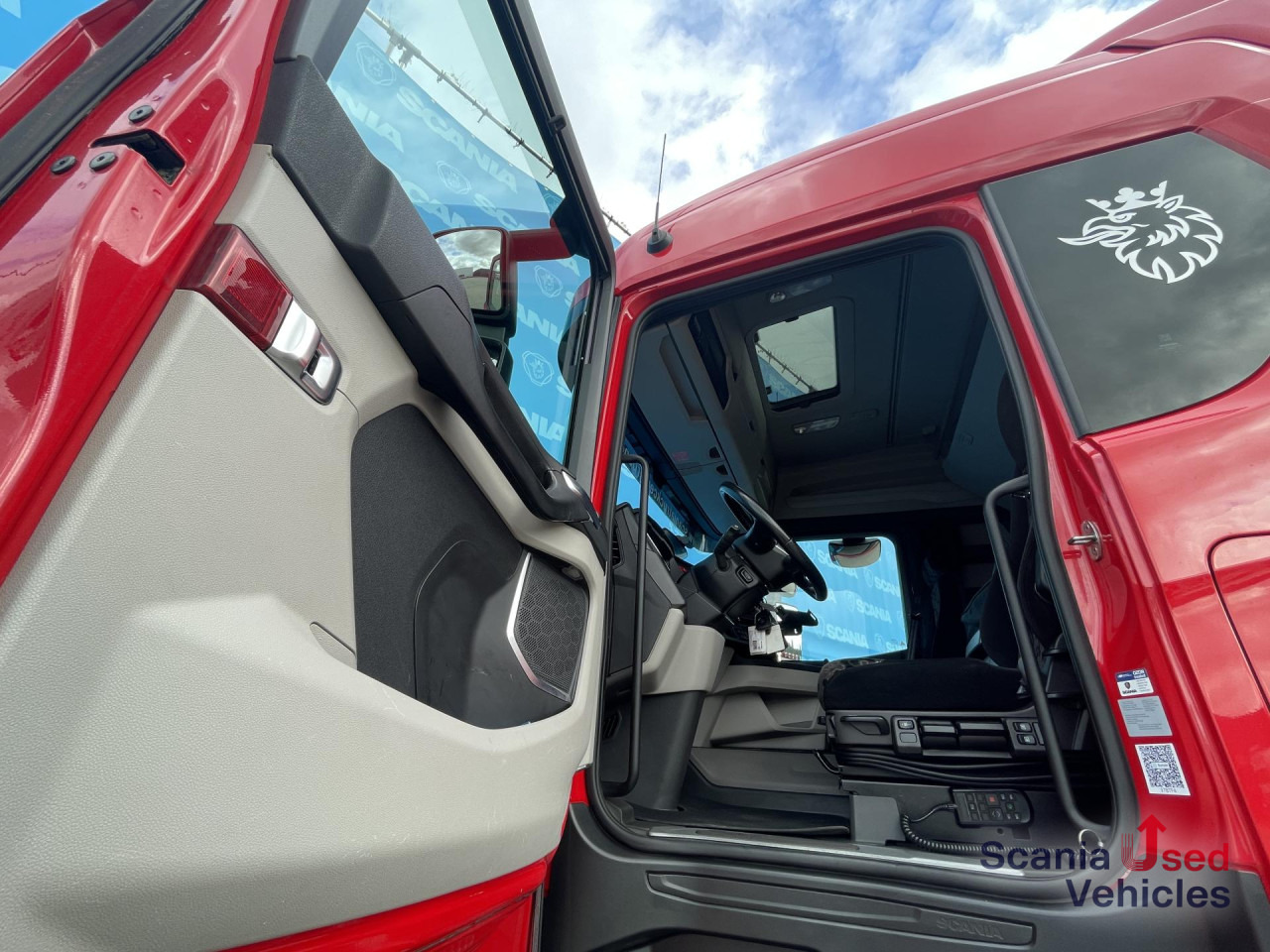SCANIA R 410 A4x2NA RETARDER LED NAVI - Tracteur routier: photos 3 SCANIA R 410 A4x2NA RETARDER LED NAVI - Tracteur routier: photos 3