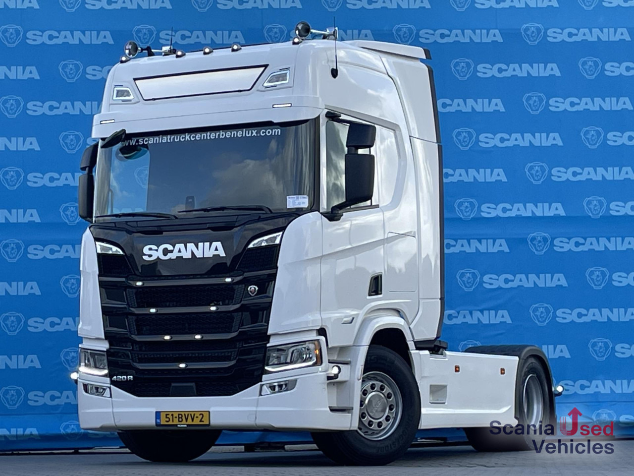 SCANIA R 420 A4x2NA DIFF-L CRB LED NAVI ACC 8T VECTO3 - Tracteur routier: photos 1 SCANIA R 420 A4x2NA DIFF-L CRB LED NAVI ACC 8T VECTO3 - Tracteur routier: photos 1