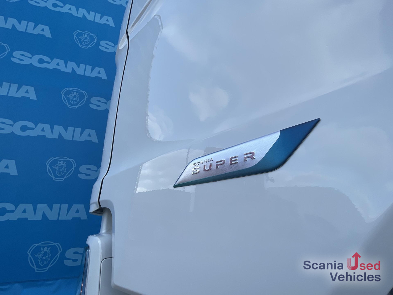 SCANIA R 420 A4x2NA DIFF-L CRB LED NAVI ACC 8T VECTO3 - Tracteur routier: photos 3 SCANIA R 420 A4x2NA DIFF-L CRB LED NAVI ACC 8T VECTO3 - Tracteur routier: photos 3