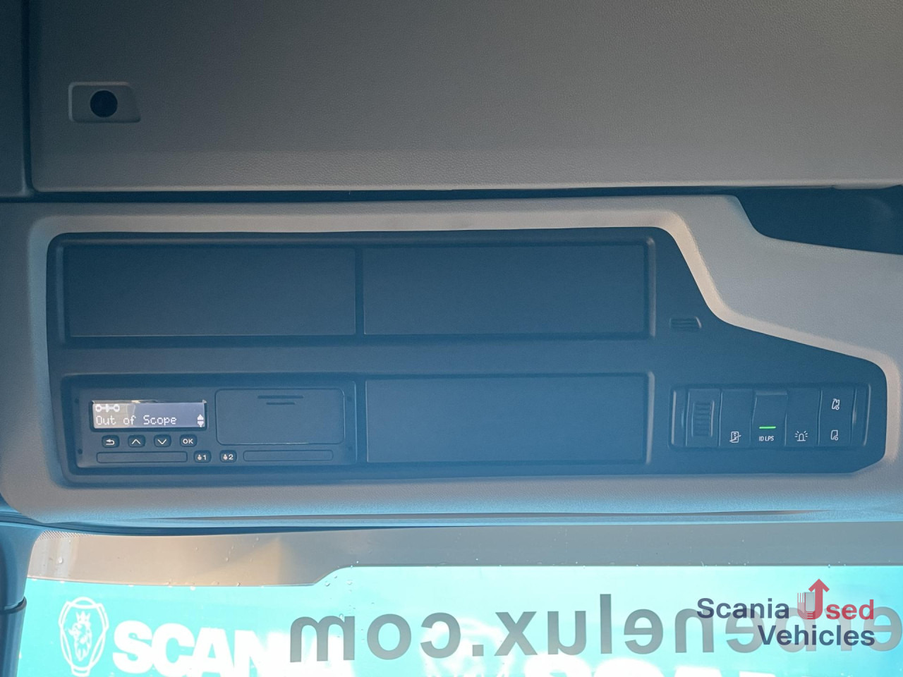 SCANIA R 420 A4x2NA DIFF LOCK CRB LED NAVI ACC VECTO 3 - Tracteur routier: photos 4 SCANIA R 420 A4x2NA DIFF LOCK CRB LED NAVI ACC VECTO 3 - Tracteur routier: photos 4