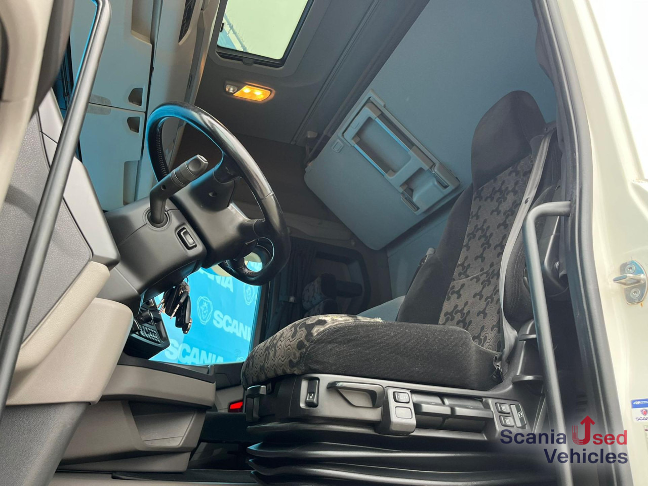 SCANIA R 450 A4x2NA RETARDER DIFF-L 8T PTO ADR-FL SMART2 - Tracteur routier: photos 2 SCANIA R 450 A4x2NA RETARDER DIFF-L 8T PTO ADR-FL SMART2 - Tracteur routier: photos 2