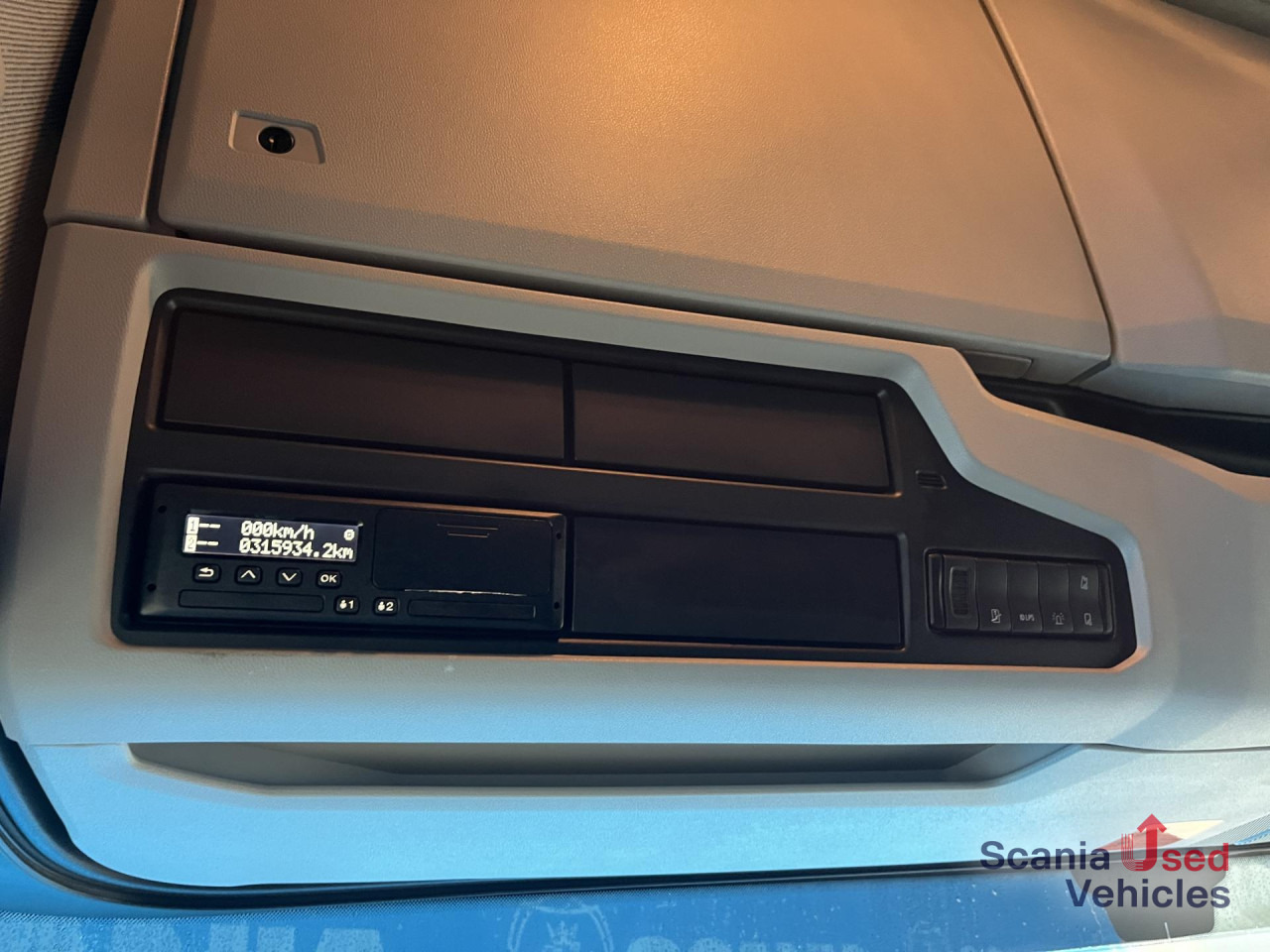 SCANIA R 450 A6x2/4NA RETARDER PTO P-AIRCO LED NAVI - Tracteur routier: photos 5 SCANIA R 450 A6x2/4NA RETARDER PTO P-AIRCO LED NAVI - Tracteur routier: photos 5