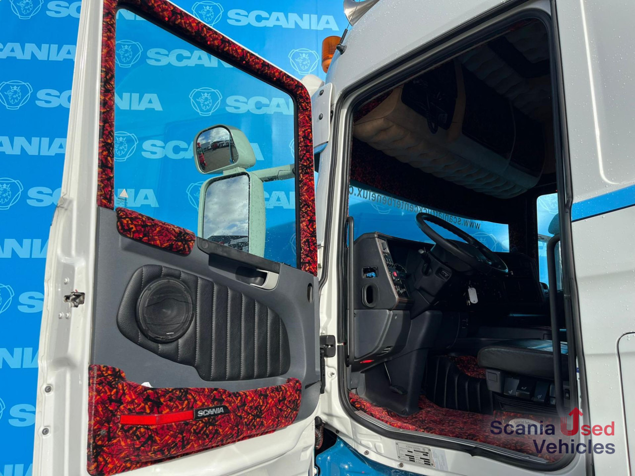 SCANIA R 480 LA6x2/4MLB RETARDER DIFF-L MEGA VOLUME - Tracteur routier: photos 2 SCANIA R 480 LA6x2/4MLB RETARDER DIFF-L MEGA VOLUME - Tracteur routier: photos 2