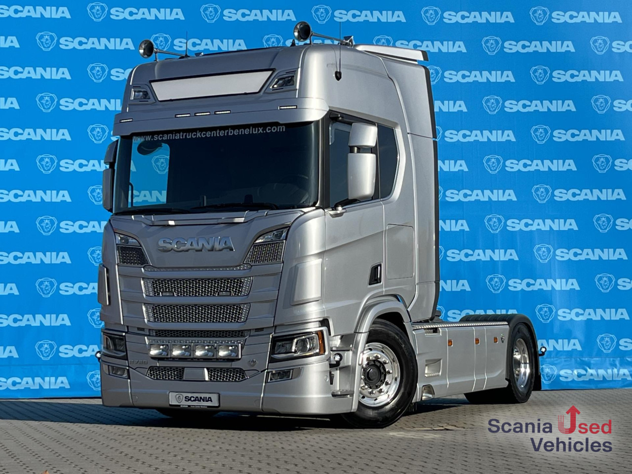 SCANIA R 730 A4x2NB V8 RETARDER FULL AIR 9T NAVI LED S2 - Tracteur routier: photos 1 SCANIA R 730 A4x2NB V8 RETARDER FULL AIR 9T NAVI LED S2 - Tracteur routier: photos 1