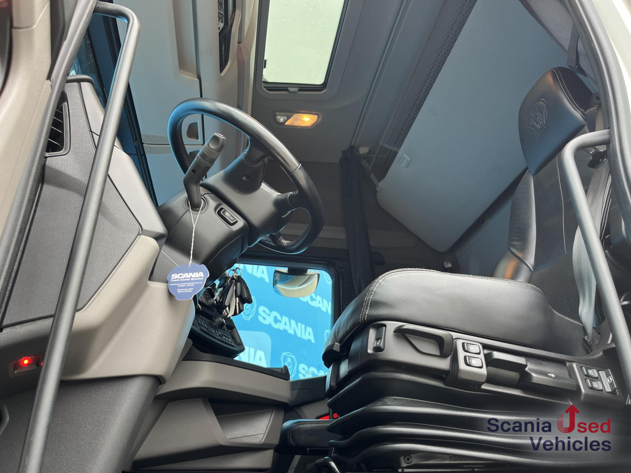 SCANIA S 590 A4x2NA V8 RETARDER DIFF-L 8T NAVI LED ALCOA - Tracteur routier: photos 4 SCANIA S 590 A4x2NA V8 RETARDER DIFF-L 8T NAVI LED ALCOA - Tracteur routier: photos 4