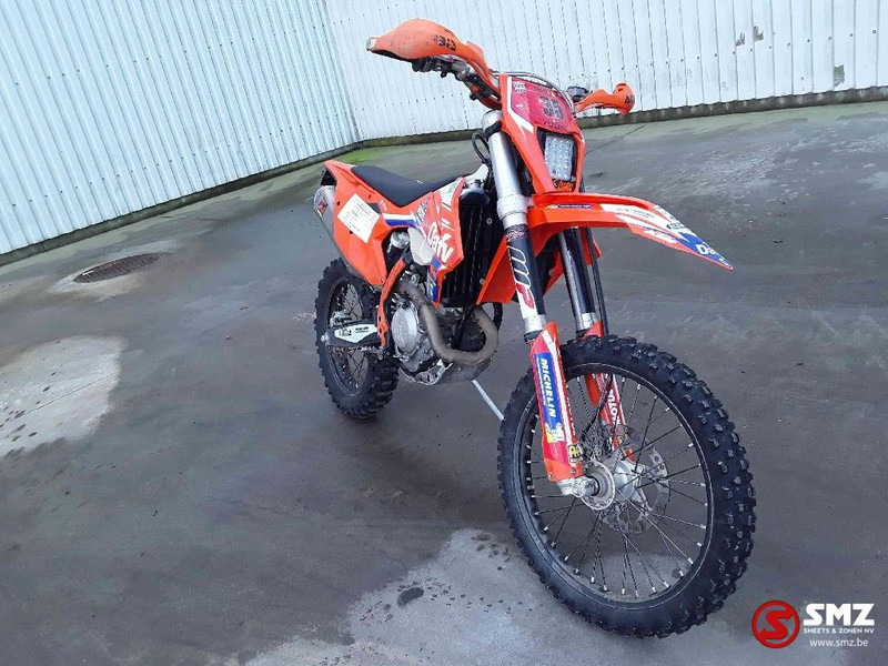 KTM KTM 250 - Motocyclette: photos 1 KTM KTM 250 - Motocyclette: photos 1