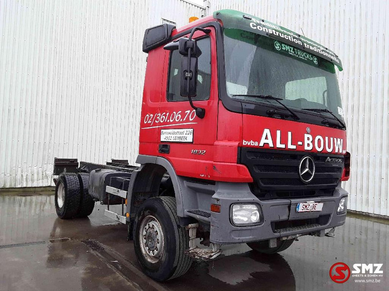 Mercedes-Benz Actros 1832 4x4 209000 km!! - Châssis cabine: photos 1 Mercedes-Benz Actros 1832 4x4 209000 km!! - Châssis cabine: photos 1