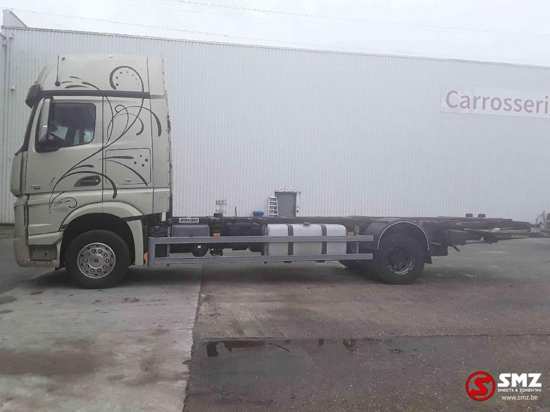 Mercedes-Benz Actros 1851 motor KO broken casse - Camion porte-conteneur/ Caisse mobile: photos 5 Mercedes-Benz Actros 1851 motor KO broken casse - Camion porte-conteneur/ Caisse mobile: photos 5