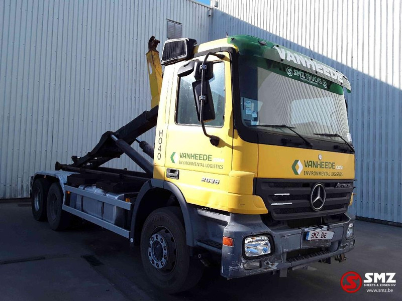 Mercedes-Benz Actros 2636 6x4 steel lames 3x - Camion porte-conteneur/ Caisse mobile: photos 1 Mercedes-Benz Actros 2636 6x4 steel lames 3x - Camion porte-conteneur/ Caisse mobile: photos 1