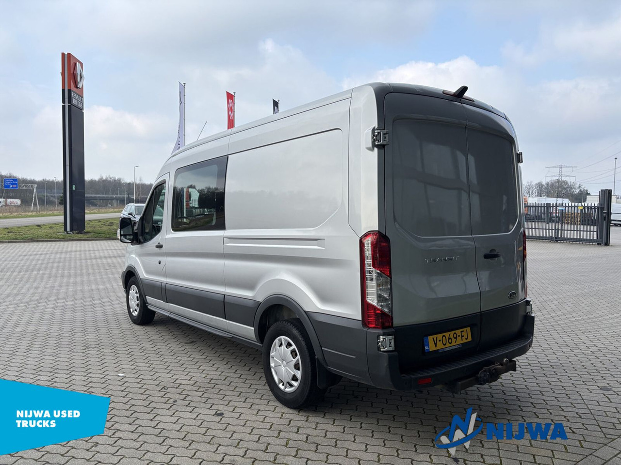 Ford Transit 130 L3H2 Dubbele cabine + Trekhaak - Fourgonnette, Utilitaire double cabine: photos 4 Ford Transit 130 L3H2 Dubbele cabine + Trekhaak - Fourgonnette, Utilitaire double cabine: photos 4