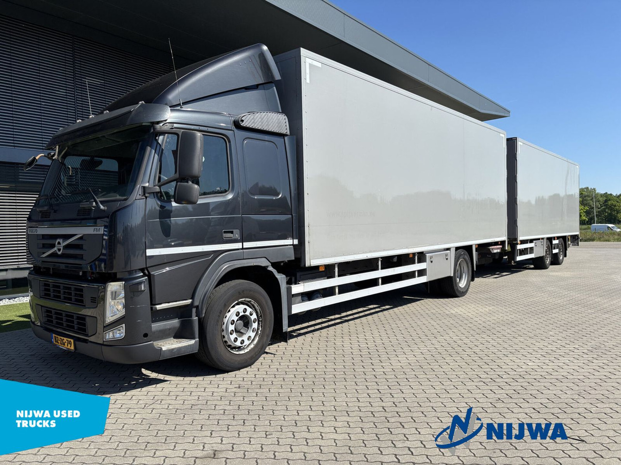 Volvo FM 330 4x2 I.C.M. HERTOGHS Aanhangwagen - Camion fourgon: photos 1 Volvo FM 330 4x2 I.C.M. HERTOGHS Aanhangwagen - Camion fourgon: photos 1