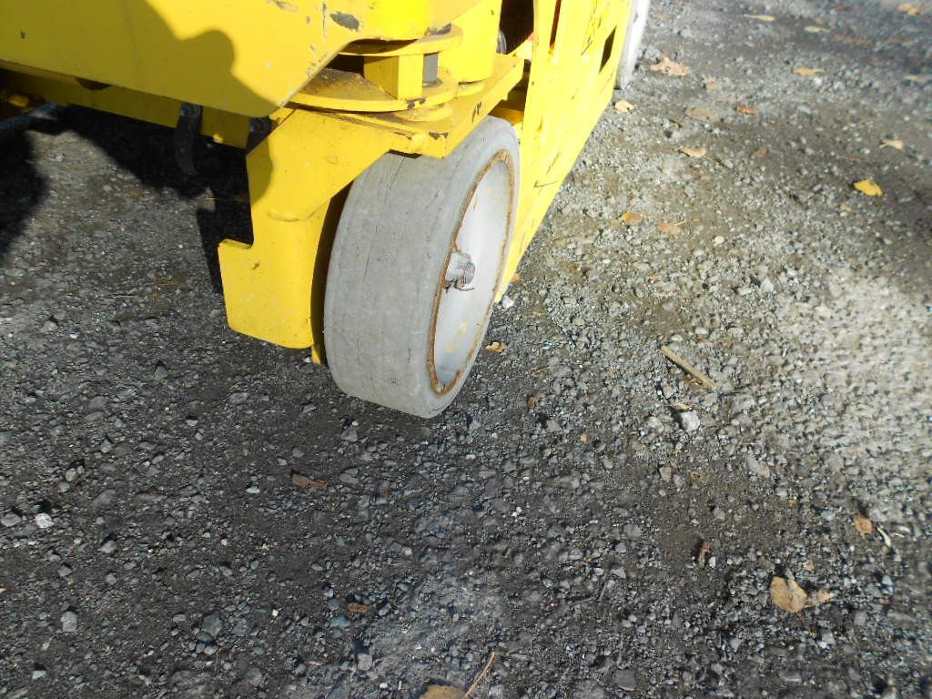 Crédit-bail  Genie GS 1330, Leichtscherenarbeitsbühne Genie 5,9 m Genie GS 1330, Leichtscherenarbeitsbühne Genie 5,9 m: photos 11