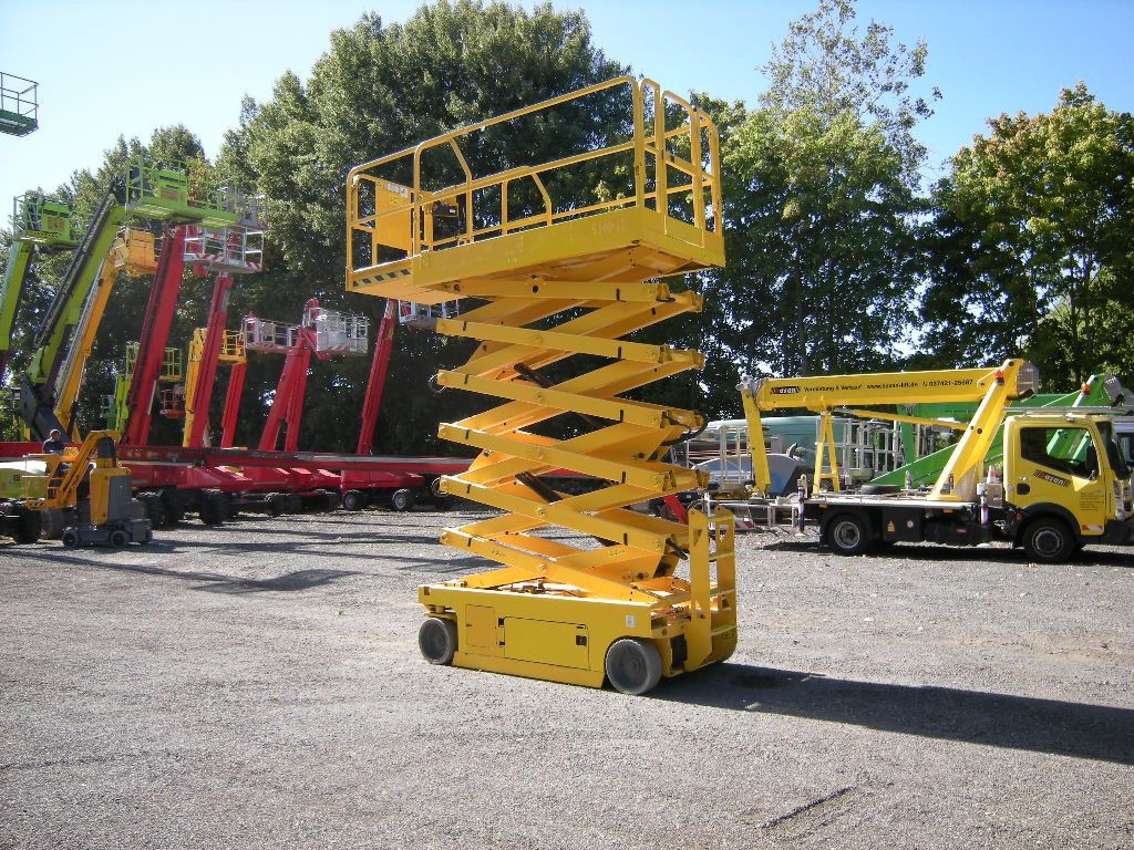 Genie GS 4047 Scherenarbeitsbühne Genie 14 m - Camion avec nacelle: photos 5 Genie GS 4047 Scherenarbeitsbühne Genie 14 m - Camion avec nacelle: photos 5