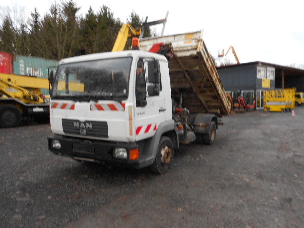 MAN MAN LE8.150 mit Palfinger PKG7001 MAN LE8.150 mit Palfinger PKG7001 - Camion benne, Camion grue: photos 5 MAN MAN LE8.150 mit Palfinger PKG7001 MAN LE8.150 mit Palfinger PKG7001 - Camion benne, Camion grue: photos 5