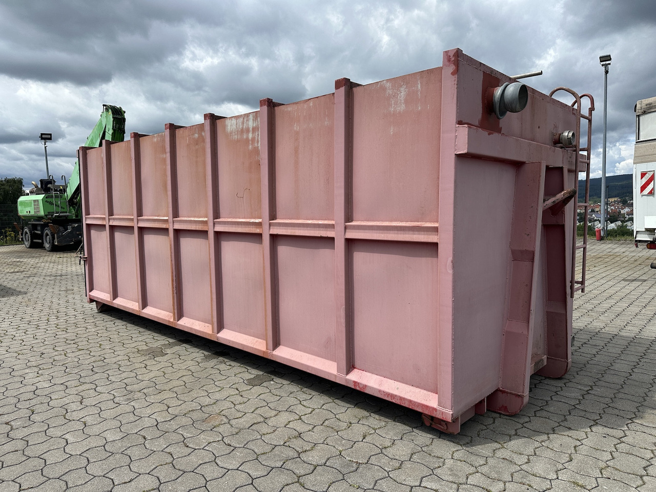 Mercedes-Benz Wassercontainer Mulde 30 cbm Silo für Abrollkipper - Camion: photos 1 Mercedes-Benz Wassercontainer Mulde 30 cbm Silo für Abrollkipper - Camion: photos 1
