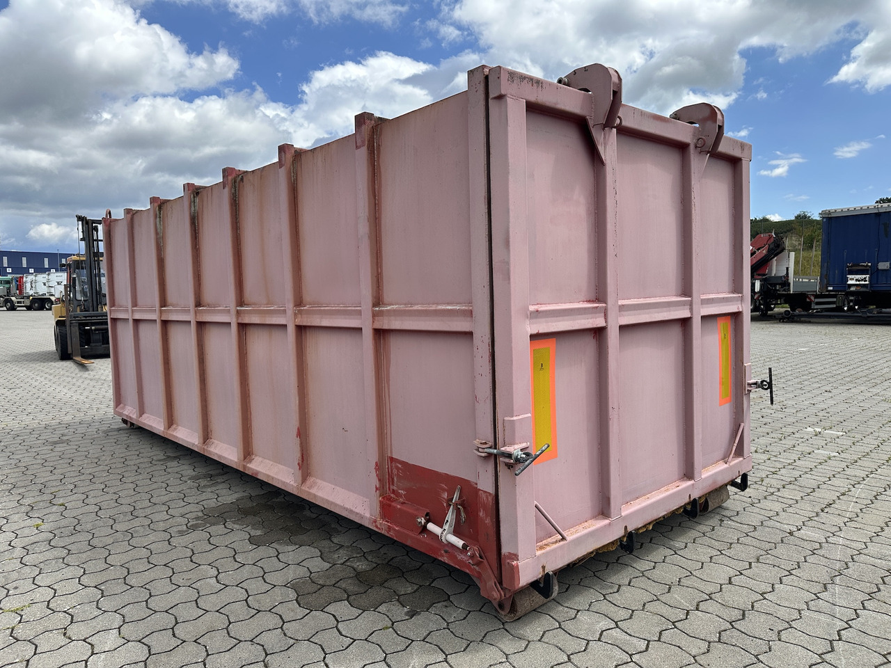 Mercedes-Benz Wassercontainer Mulde 30 cbm Silo für Abrollkipper - Camion: photos 5 Mercedes-Benz Wassercontainer Mulde 30 cbm Silo für Abrollkipper - Camion: photos 5