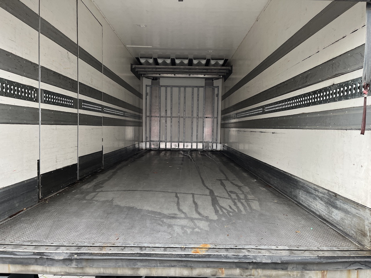 Mercedes-Benz 1842 4x2 LBW Kühlung - Camion fourgon: photos 5 Mercedes-Benz 1842 4x2 LBW Kühlung - Camion fourgon: photos 5