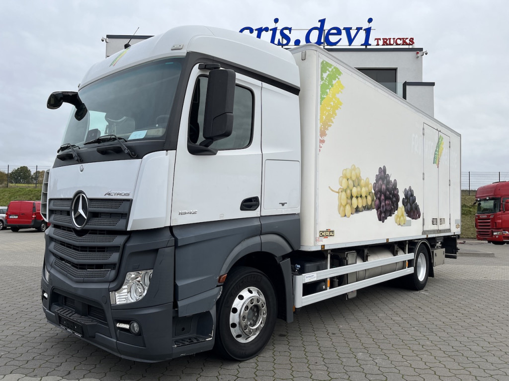 Mercedes-Benz 1842 4x2 LBW Kühlung - Camion fourgon: photos 1 Mercedes-Benz 1842 4x2 LBW Kühlung - Camion fourgon: photos 1