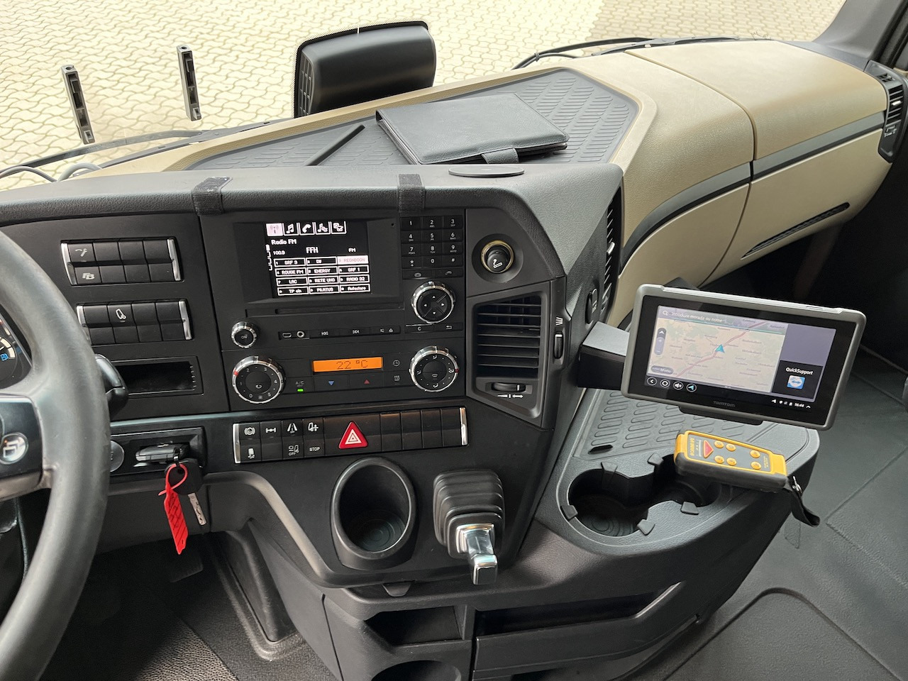 Mercedes-Benz 1842 4x2 LBW Kühlung Flüssigstickstoff GAS - Camion frigorifique: photos 2 Mercedes-Benz 1842 4x2 LBW Kühlung Flüssigstickstoff GAS - Camion frigorifique: photos 2