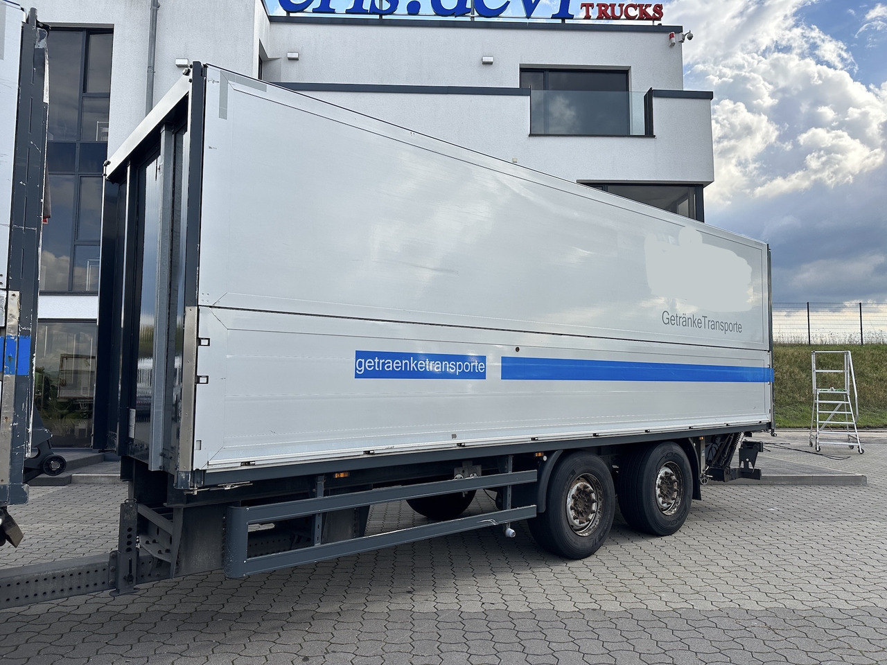 Orten Böhm Typ BZGÜKIKO 18 S Getränke Anhänger LBW - Remorque pour le transport de boissons: photos 1 Orten Böhm Typ BZGÜKIKO 18 S Getränke Anhänger LBW - Remorque pour le transport de boissons: photos 1