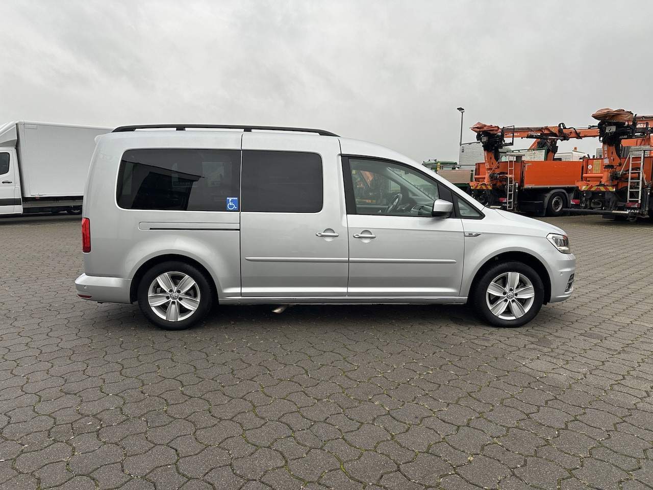 VW Caddy Maxi Paravan Umbau Rollstuhl Heckeinstieg - Utilitaire double cabine: photos 5 VW Caddy Maxi Paravan Umbau Rollstuhl Heckeinstieg - Utilitaire double cabine: photos 5