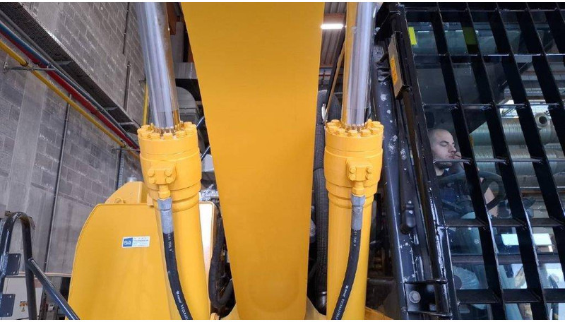 Komatsu PW148-10 PW148-8 PW140-7 Boom and Arm - Flèche pour Engins de chantier: photos 5 Komatsu PW148-10 PW148-8 PW140-7 Boom and Arm - Flèche pour Engins de chantier: photos 5