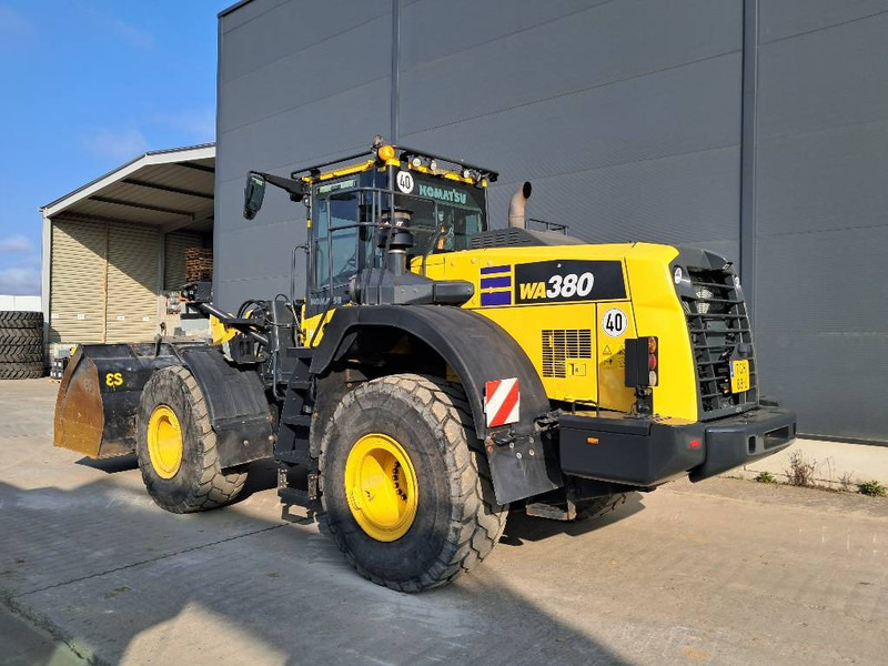 Komatsu WA380-8E0 - Chargeuse sur pneus: photos 3 Komatsu WA380-8E0 - Chargeuse sur pneus: photos 3
