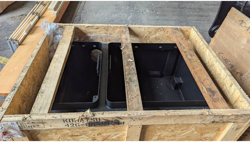 Komatsu WA600-8 BATTERY BOX 426-06-61211 - Frame/ Châssis pour Engins de chantier: photos 4 Komatsu WA600-8 BATTERY BOX 426-06-61211 - Frame/ Châssis pour Engins de chantier: photos 4