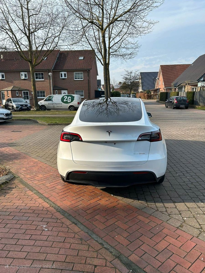 Tesla Model Y Hinterradantrieb RWD - Berline: photos 4 Tesla Model Y Hinterradantrieb RWD - Berline: photos 4