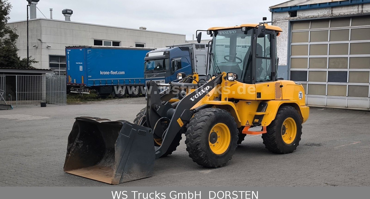 Volvo Radlader L 35 G - Chargeuse sur pneus: photos 2 Volvo Radlader L 35 G - Chargeuse sur pneus: photos 2