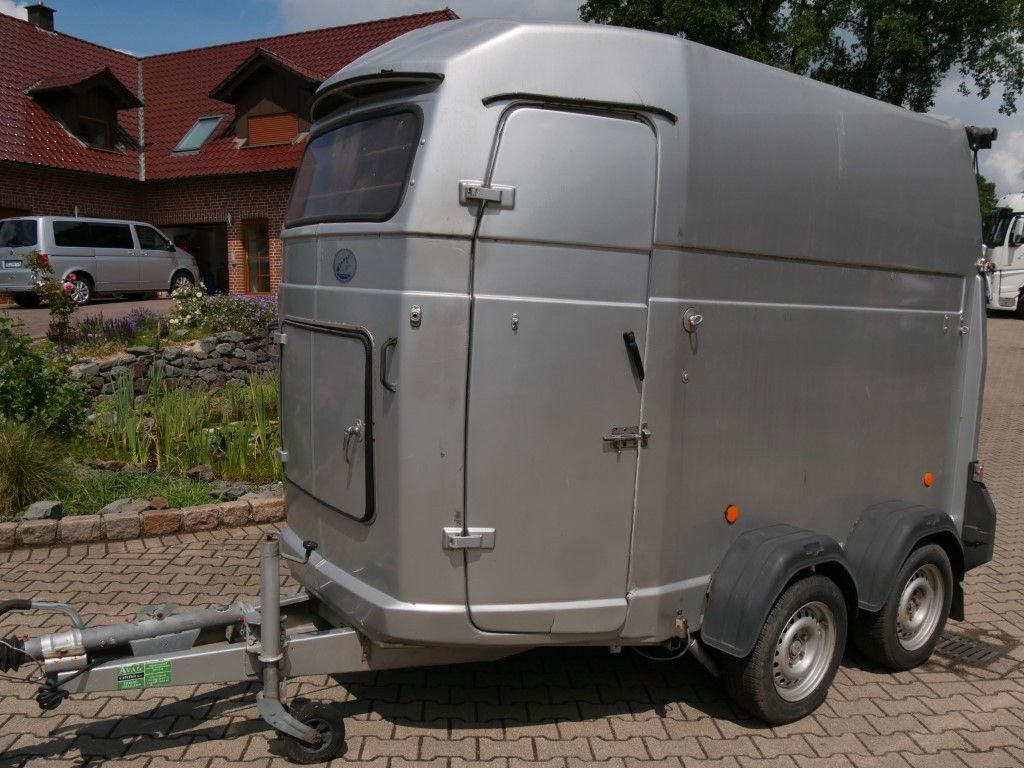 Westfalia Vollpoly 2 Pferde mit Sattelkammer - Van chevaux: photos 1 Westfalia Vollpoly 2 Pferde mit Sattelkammer - Van chevaux: photos 1