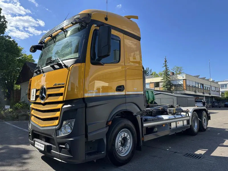 Mercedes-Benz Actros 2645 6x2 ABROLLER Lenk/Lift MEILLER 2170 Intarder - Camion ampliroll, Camion grue: photos 2 Mercedes-Benz Actros 2645 6x2 ABROLLER Lenk/Lift MEILLER 2170 Intarder - Camion ampliroll, Camion grue: photos 2