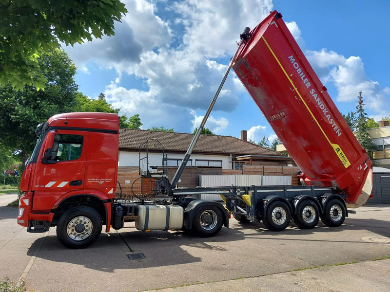 Mercedes-Benz Arocs 1848 HAD SZM 4x4 ZUG mit KEMPF 31m³ HARDOX - Tracteur routier: photos 1 Mercedes-Benz Arocs 1848 HAD SZM 4x4 ZUG mit KEMPF 31m³ HARDOX - Tracteur routier: photos 1
