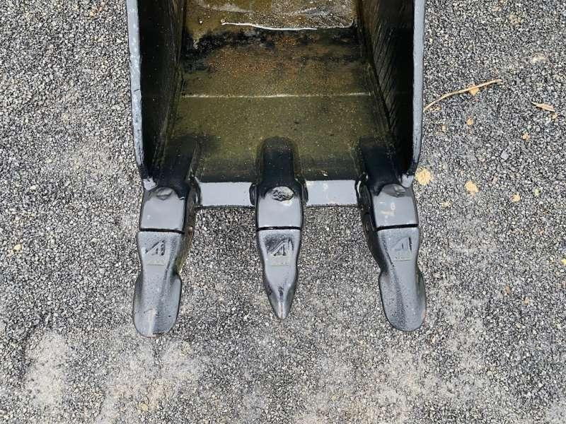ARDEN EQUIPMENT QA40 / QA41 430mm - Godet pour pelle: photos 2 ARDEN EQUIPMENT QA40 / QA41 430mm - Godet pour pelle: photos 2