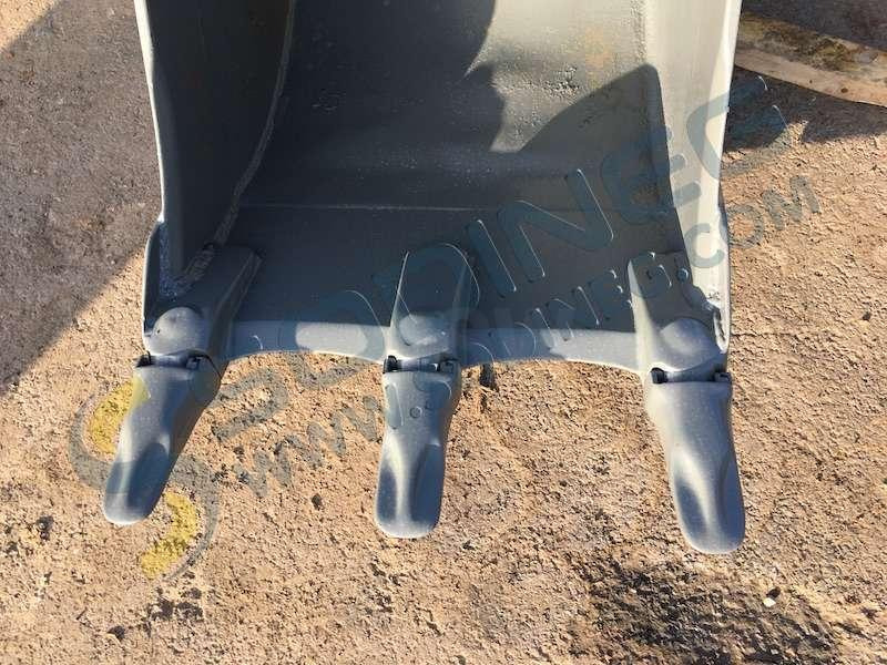 MECALAC 600mm - series 8 / 10 / 11 et 12 - Godet pour pelle pour Engins de chantier: photos 2 MECALAC 600mm - series 8 / 10 / 11 et 12 - Godet pour pelle pour Engins de chantier: photos 2
