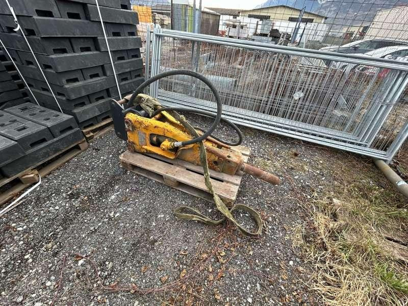 MONTABERT PELLE 8 TONNES / TRACTOPELLE - Marteau hydraulique: photos 3 MONTABERT PELLE 8 TONNES / TRACTOPELLE - Marteau hydraulique: photos 3