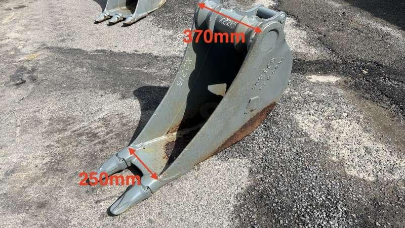 MORIN M3 - 250mm - Godet pour pelle pour Engins de chantier: photos 1 MORIN M3 - 250mm - Godet pour pelle pour Engins de chantier: photos 1