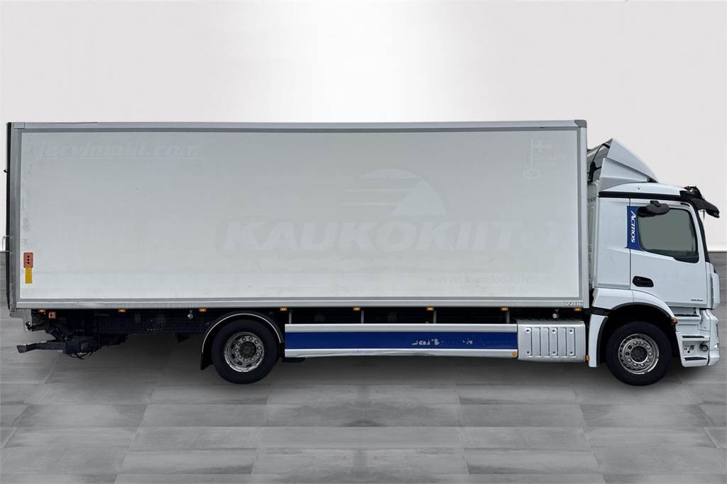 Mercedes-Benz ACTROS 1832 - Camion fourgon: photos 4 Mercedes-Benz ACTROS 1832 - Camion fourgon: photos 4