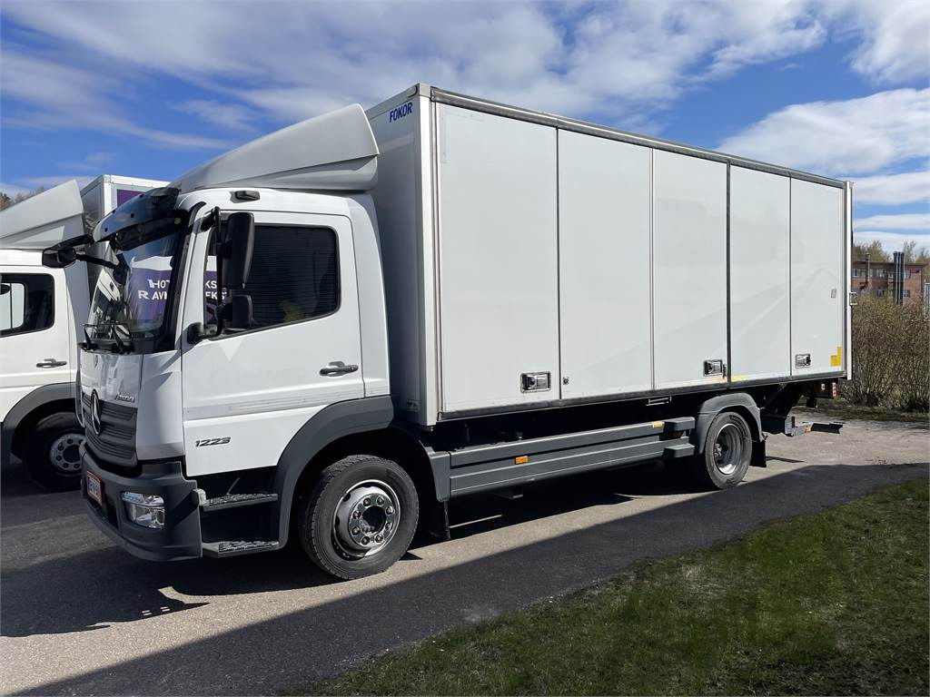 Mercedes-Benz ATEGO 1223L - Camion fourgon: photos 2 Mercedes-Benz ATEGO 1223L - Camion fourgon: photos 2